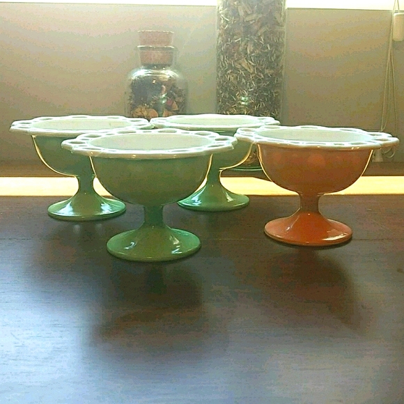 Moderntone Plantonite(?) Cups Lace Edge - Picture 2 of 11